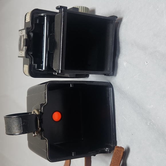 Kodak Brownie Hawkeye Camera - Picture 6 of 7